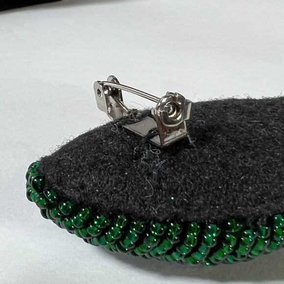 Vintage Hallmark Green Pin Christmas Beaded Fabric Light Bulb Holiday Stuffed - Picture 5 of 5